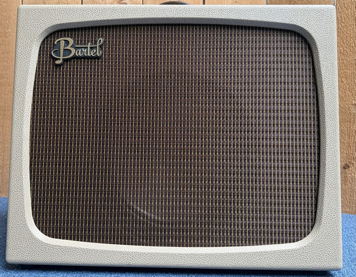 Bartel Starwood 112" combo. cream / brown fane alnico