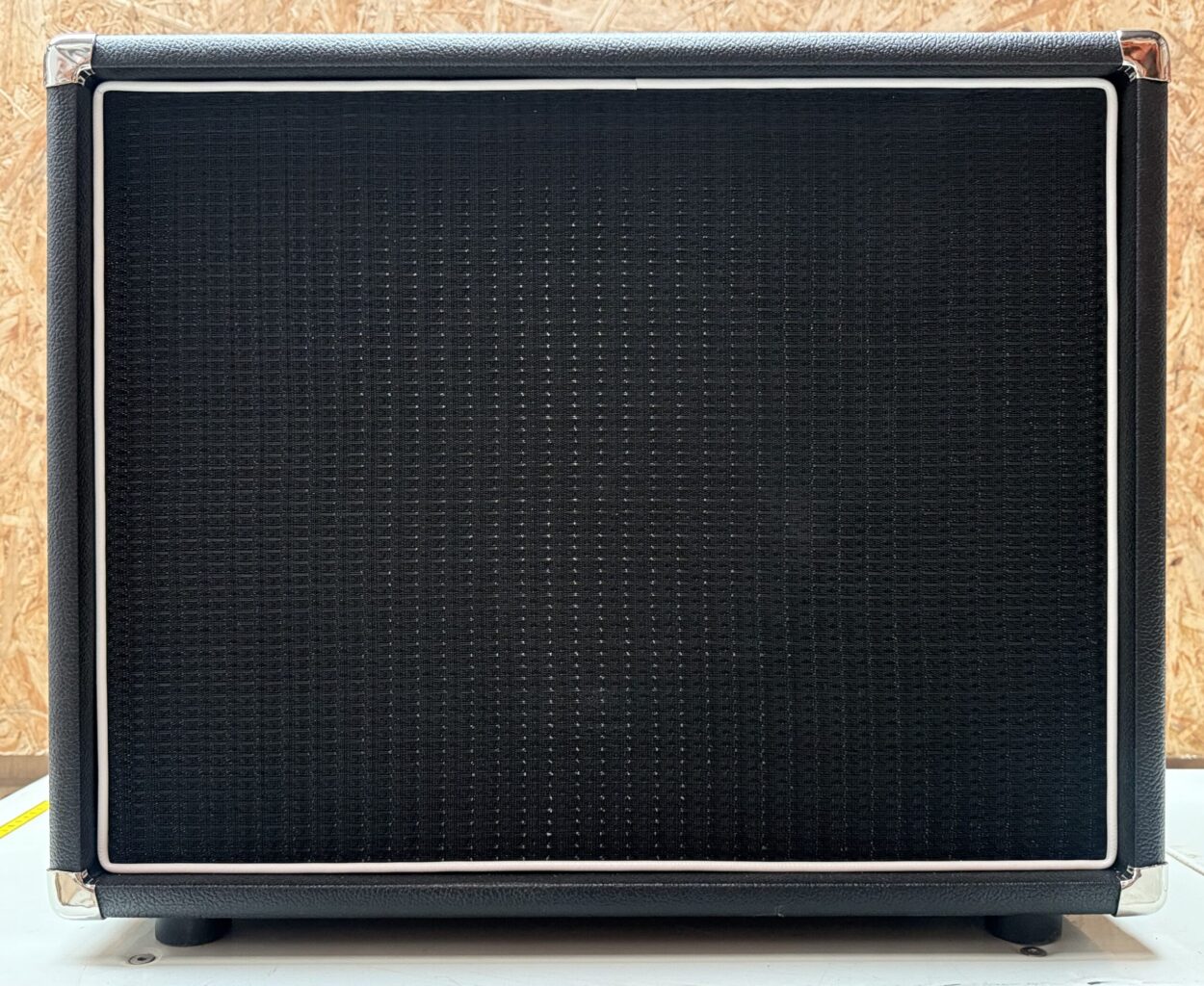 Amplified Nation 1 x12" cab , black suede , oxblood grill, celestion G12-65